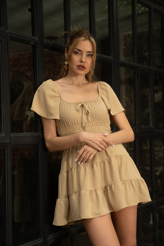 Vestido corto de niveles