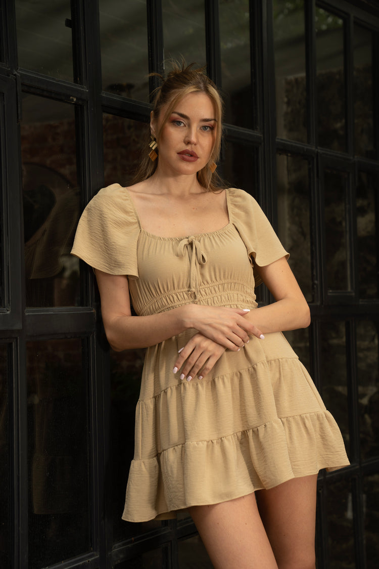 Vestido corto de niveles