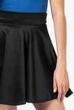 Falda corta lisa
