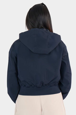 Chamarra con hoodie desmontable