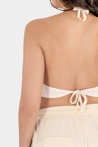 Blusa halter de crochet