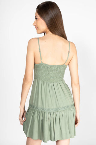 Vestido corto de tirantes