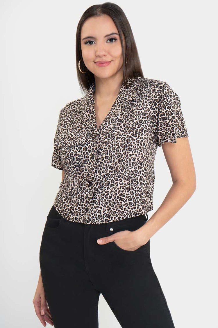 Camisa animal print de manga corta