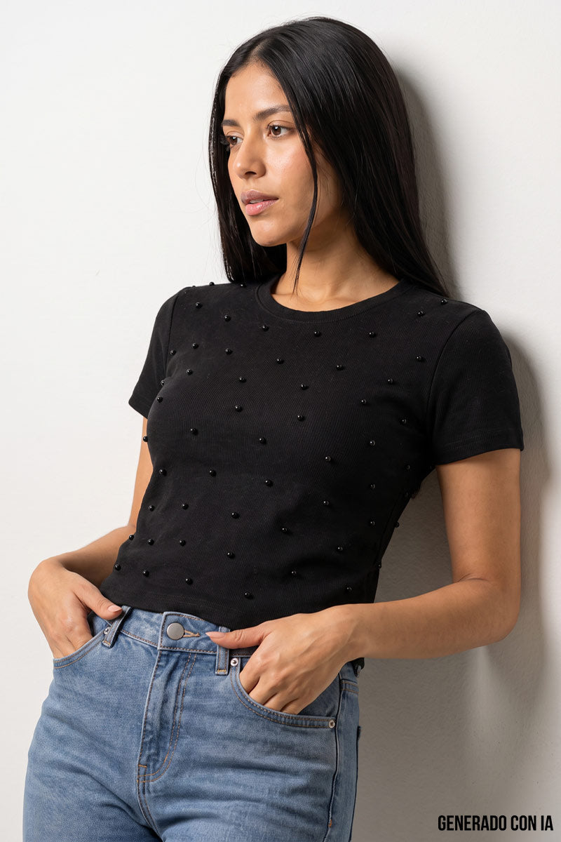 Playera manga corta con perlas