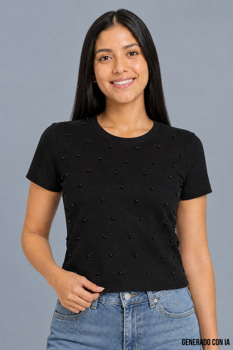 Playera manga corta con perlas