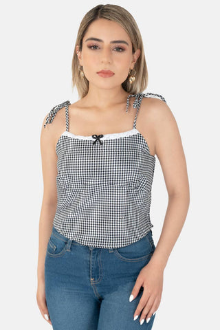 Blusa de tirantes con encaje en escote