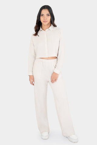 Conjunto de camisa y pantalón