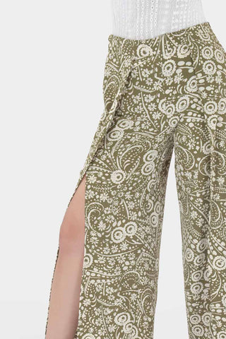 Pantalón envolvente