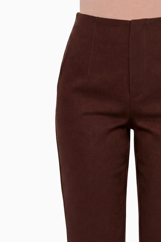 Pantalón recto con pinzas en cintura