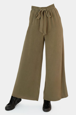 Pantalón ancho con cinturón