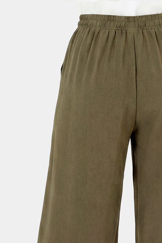 Pantalón ancho con cinturón