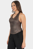 Blusa halter en tonos metalicos