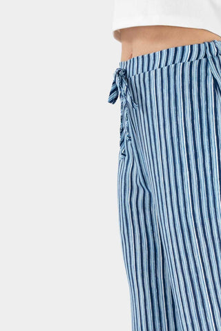 Pantalón ancho con rayas