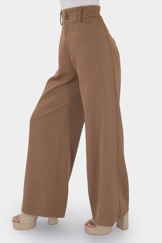 Pantalón con pinzas a rayas