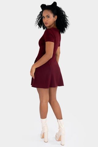 Vestido corto de manga corta