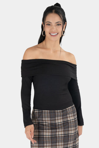 Blusa de manga corta con hombros descubiertos