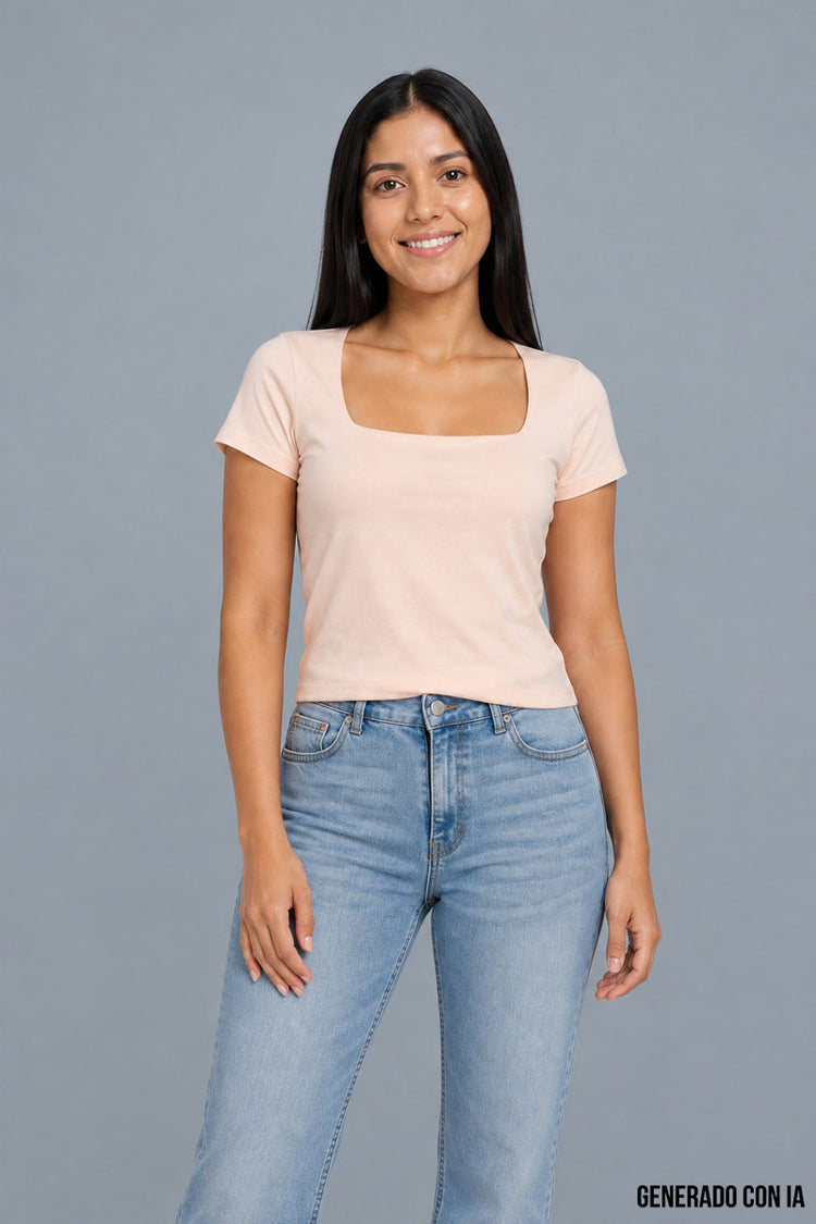 Playera básica escote cuadrado